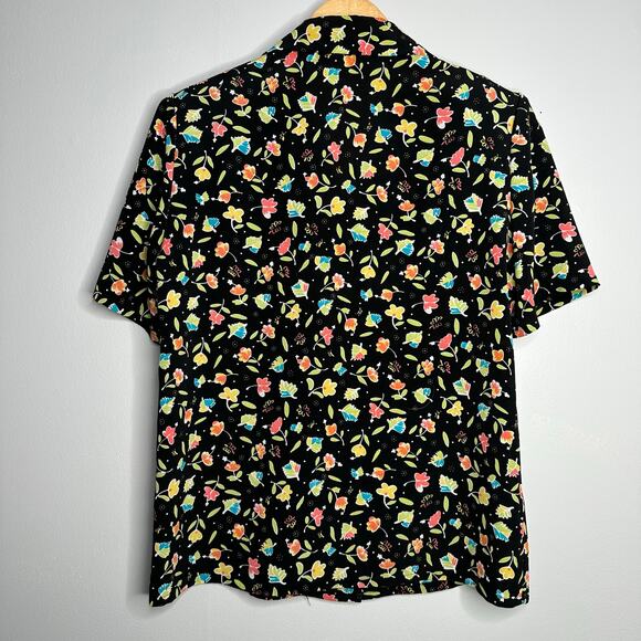 Vintage Fundamental Things Petites Women’s Black Floral Button-Down Shirt - Picture 5 of 6